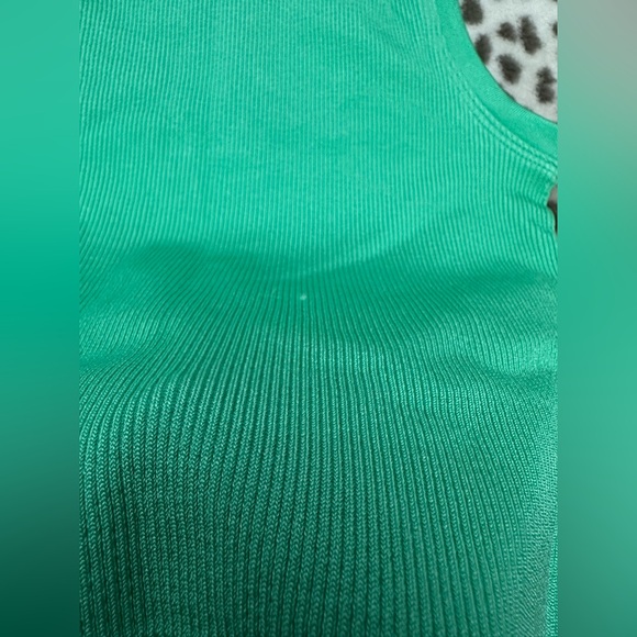 Express Body Contour Seamless Ribbed High Neck Tank in Green Size Small / Medium - Picture 10 of 17